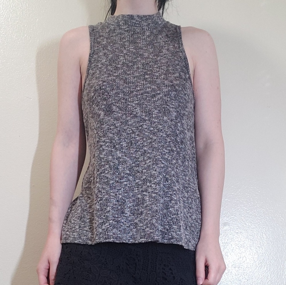 Gray high neck top - Picture 1 of 2